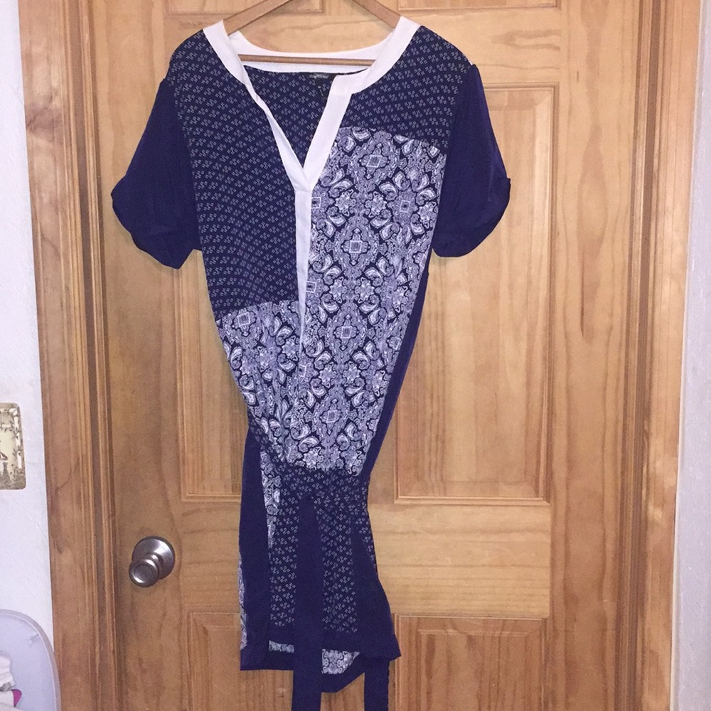 Adorable printed Daisy Fuentes dress with belt